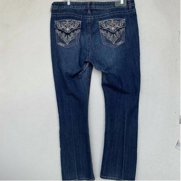Vigoss Slim Boot Jeans Size 16 Blue Embroidery Distress Stretch 5 Pockets - Picture 5 of 6